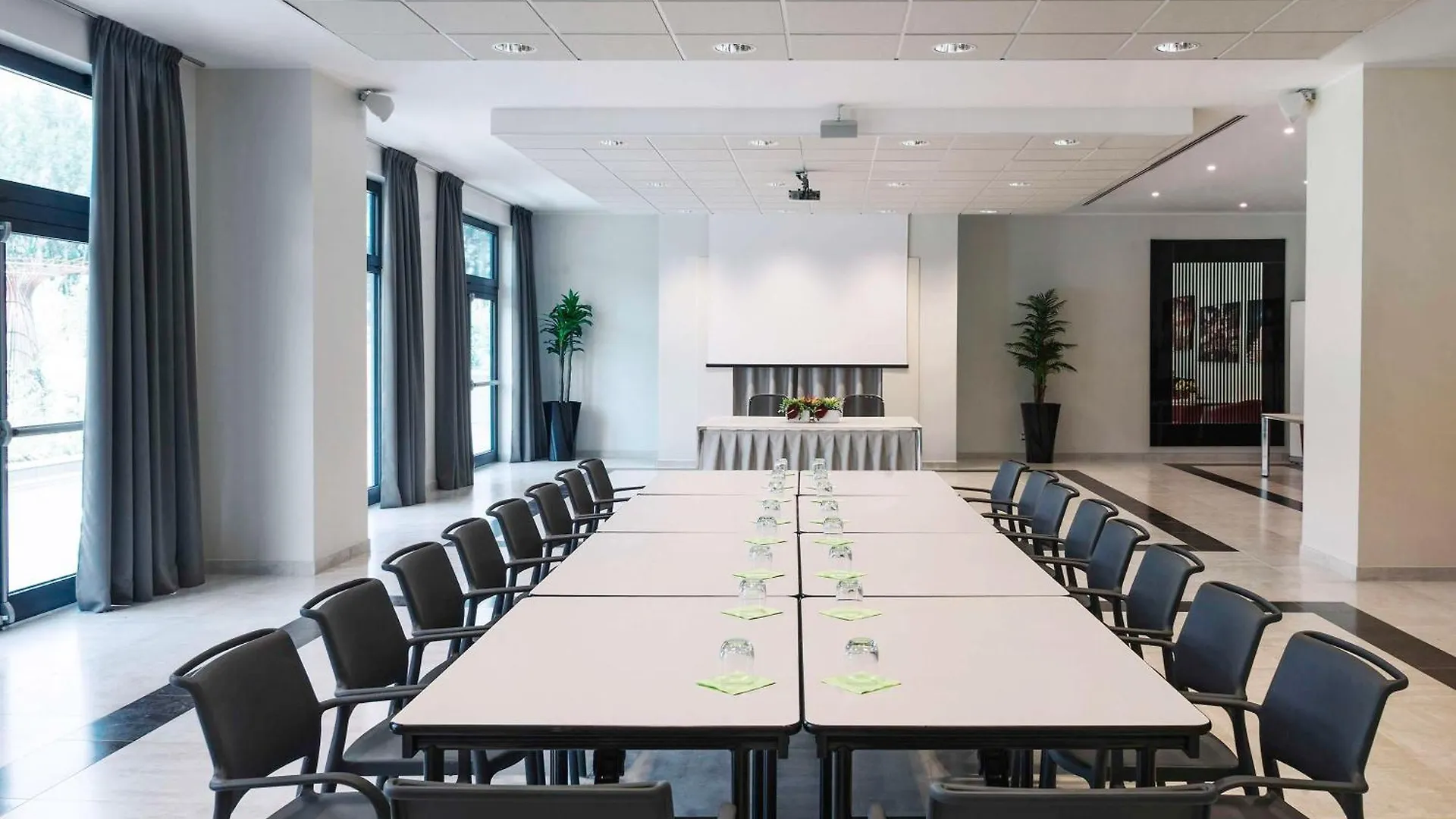 Отель Ibis Styles Milano Est Сеттала 4*,  Италия