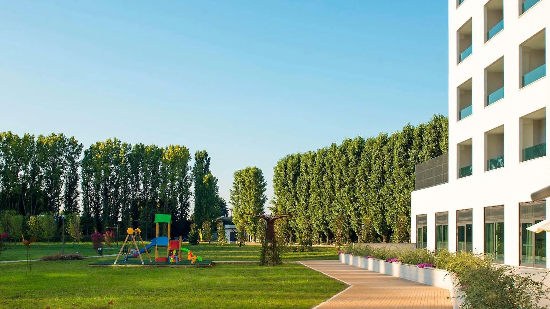 ****  Отель Ibis Styles Milano Est Сеттала Италия