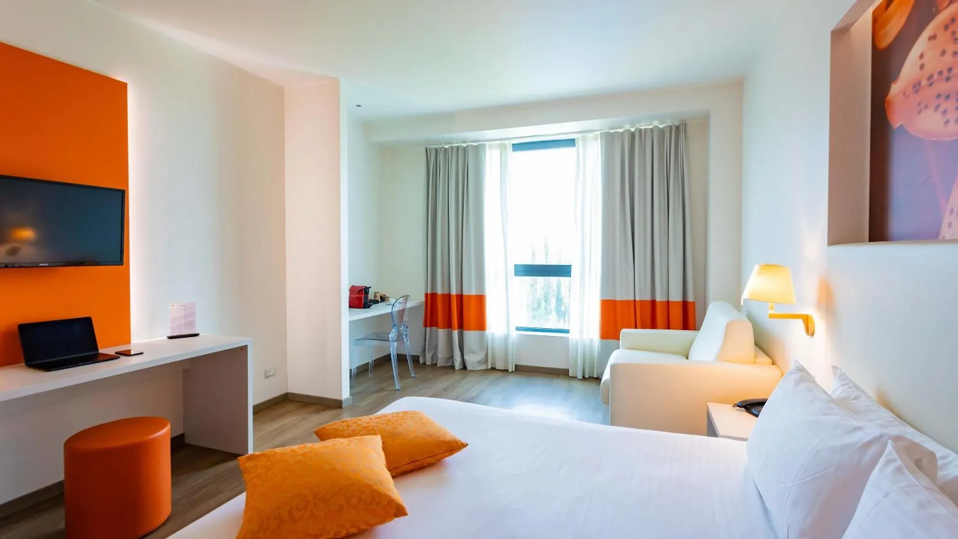Отель Ibis Styles Milano Est Сеттала